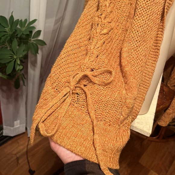 EUC Maurices mustard cardigan - Picture 3 of 14